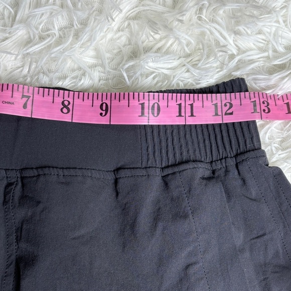 Lululemon Black Women's Shorts - Picture 5 of 6